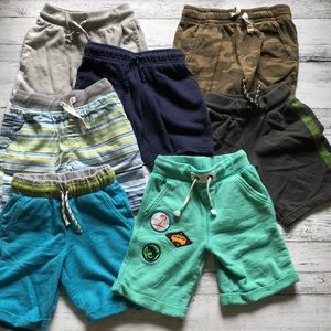 Bundle of 7 shorts size 5T in like new condition